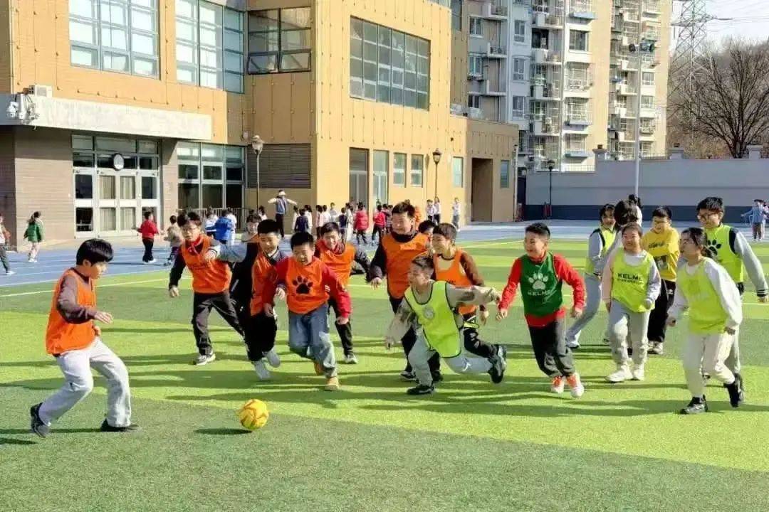 青少年足球普及推广，校园足球掀起新热潮
