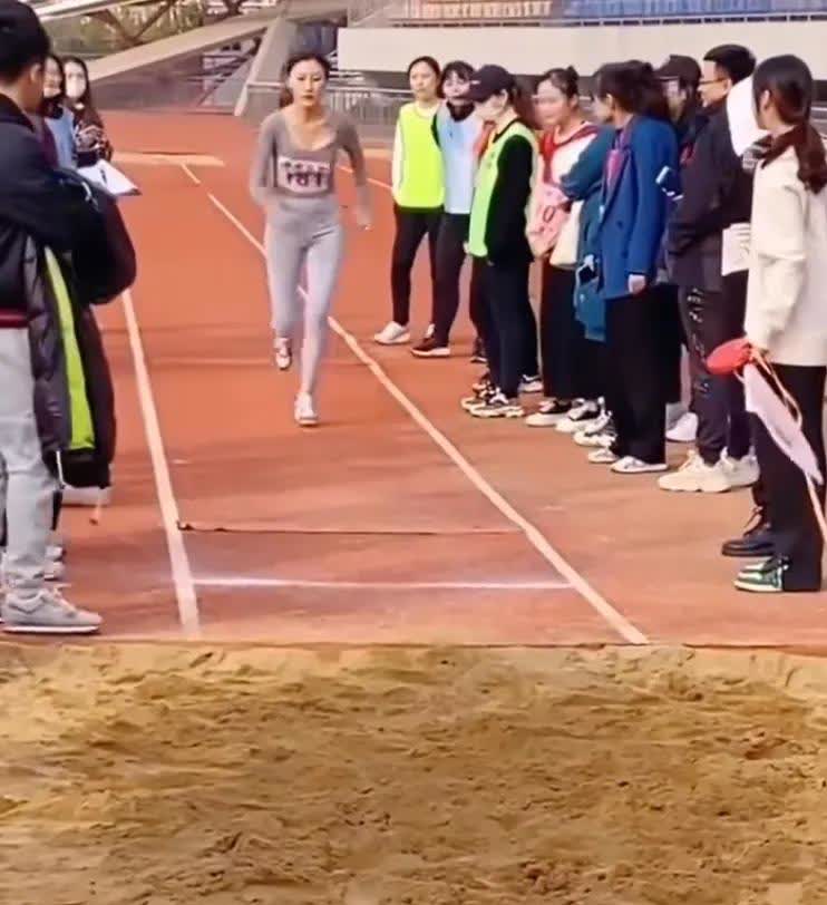 开云体育APP下载-精彩回忆：赛场那些永难忘怀的瞬间你还记得吗？的简单介绍