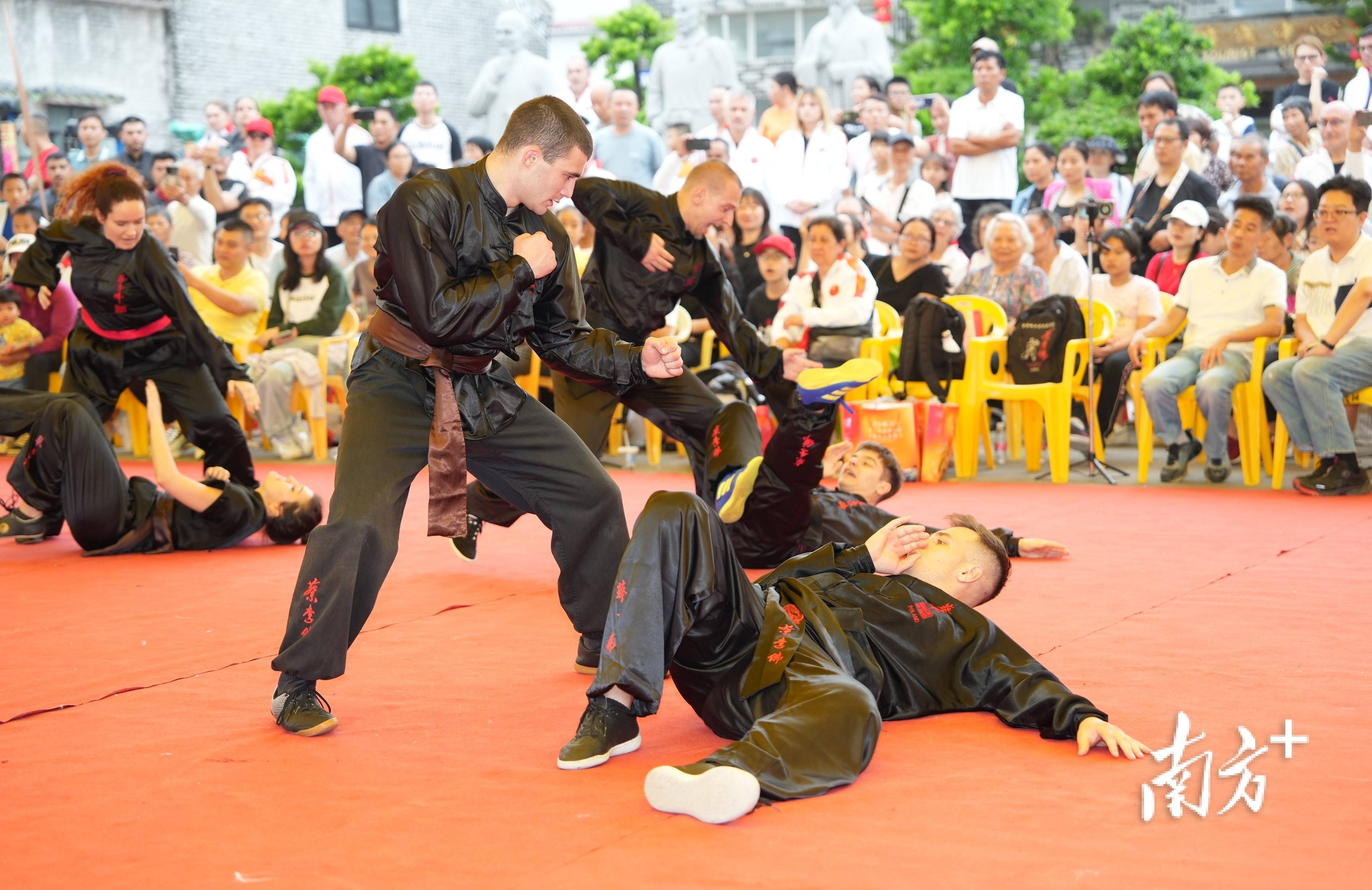 开云入口-包含青少年传统武术表演，文化与运动的双重盛宴的词条