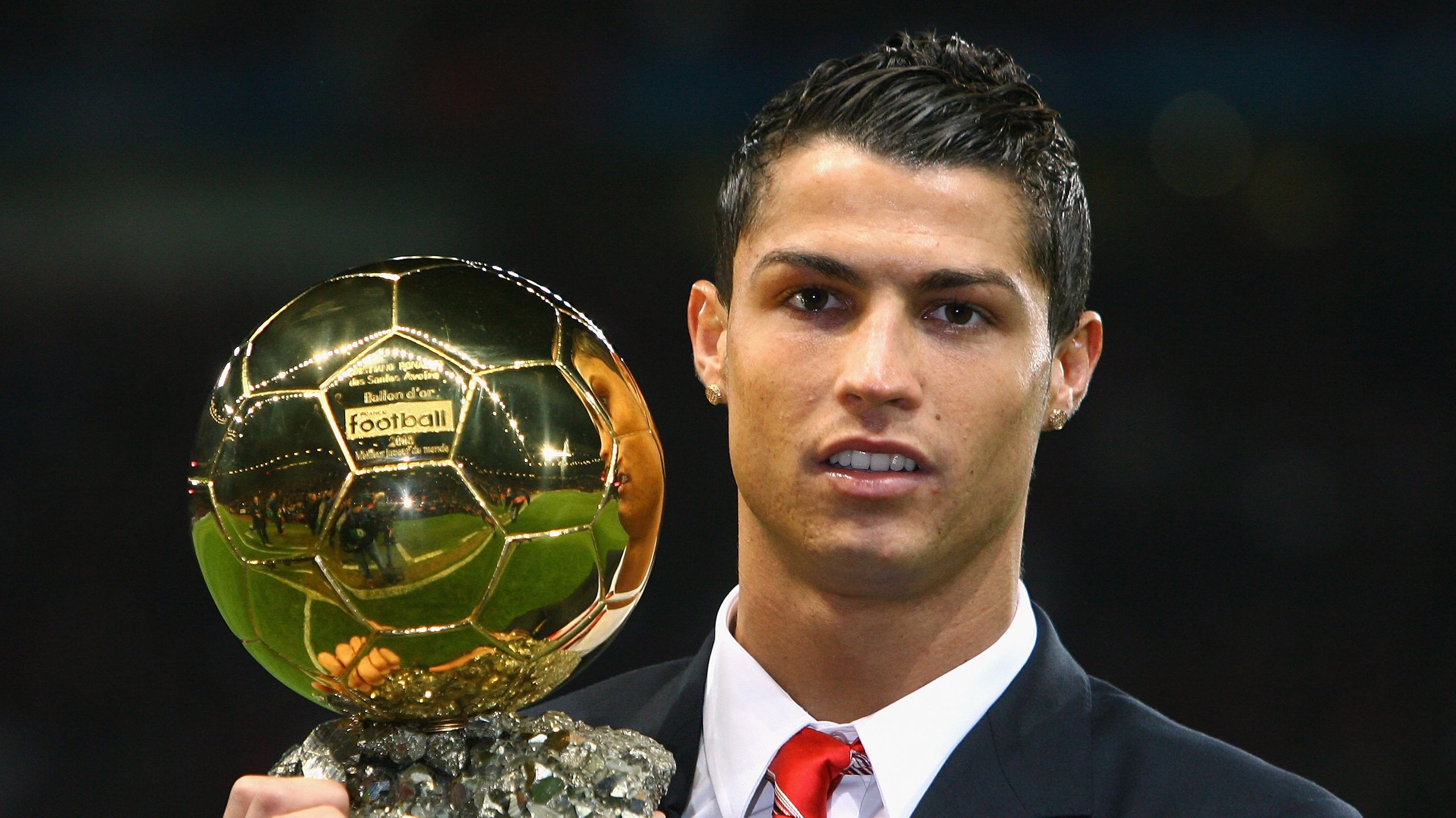 纳卡赫在巴黎奥运会男足比赛中展现出强大的进攻能力，纳卡尔诺卡拉巴赫