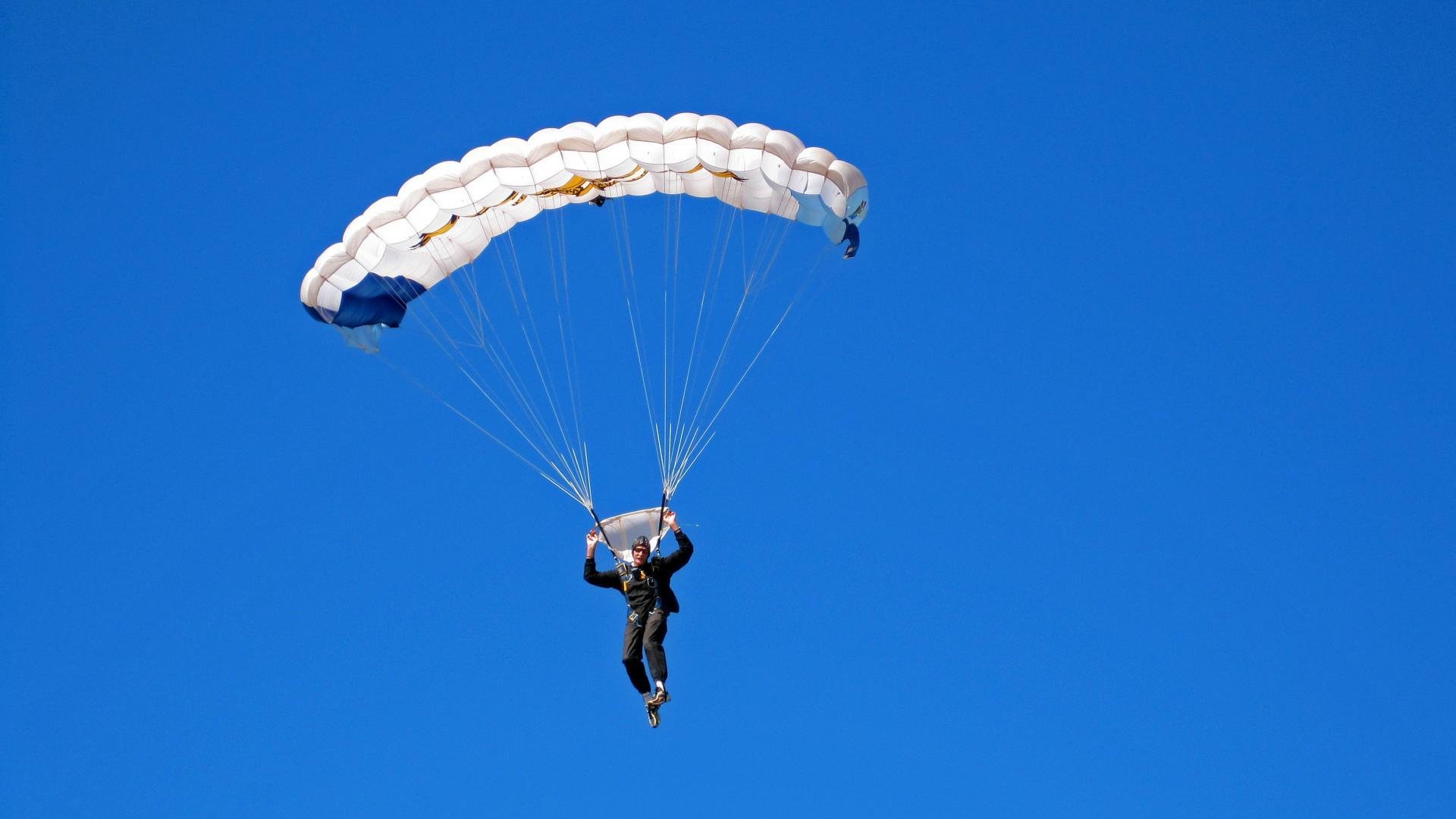 开云体育官方下载-追求极限：车手如何准备每一次冲刺？，车手需要怎么训练